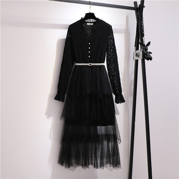 Moderns sieviešu kleitas piegriezuma modelis ar tillu un mežģīnēm