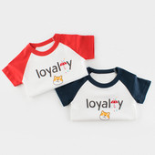 Įprasti vaikiški marškinėliai berniukams su aplikacijomis ir ovalia iškirpte