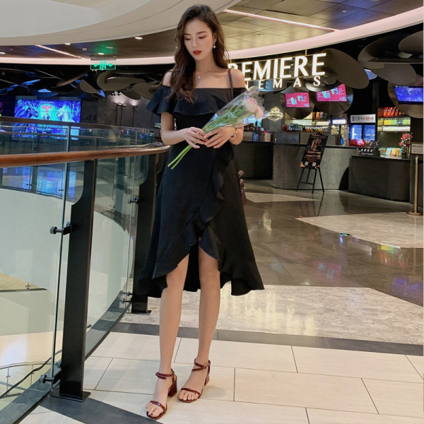 Rochie de dama moderna model asimetric cu umerii goi