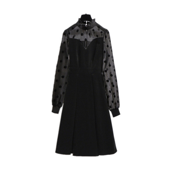 Aksominė moteriška suknelė aukšta apykakle ir permatomomis rankovėmis