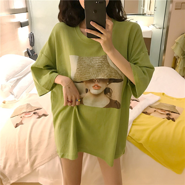 Széles női póló nyomtatással