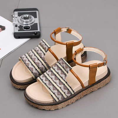 Paprasti moteriški basutės plokščiu aukštu padu