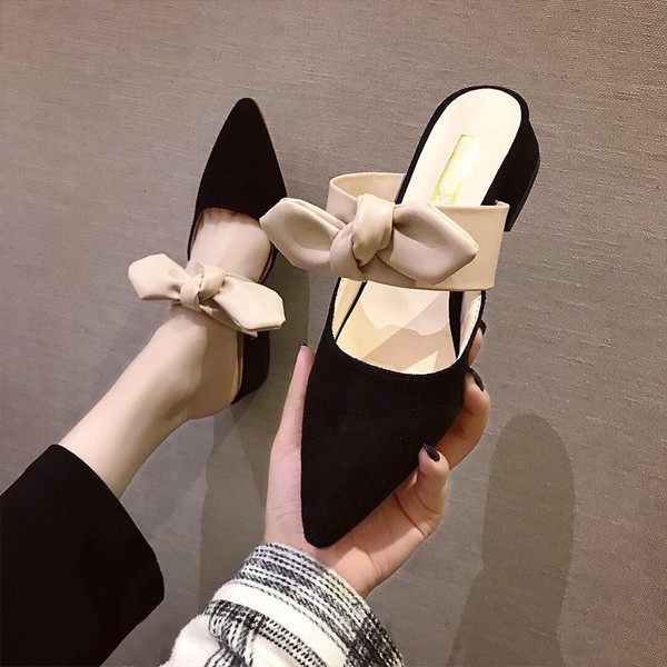 Ženske papuče s kožnom trakom i niskom petom