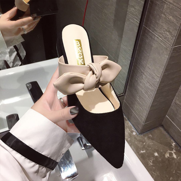 Ženske papuče s kožnom trakom i niskom petom