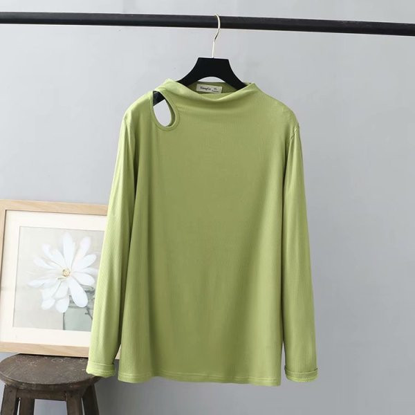 Ležerna ženska bluza širokog modela s dugim rukavima i ovalnim izrezom