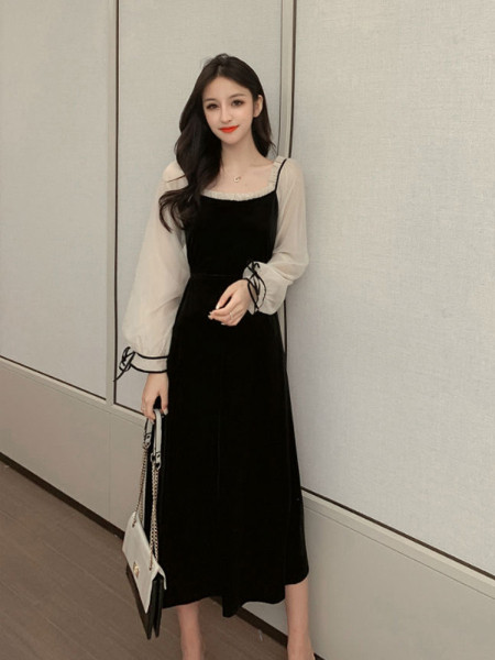 Moderna ženska duga haljina s četvrtastim izrezom i rukavima od tila