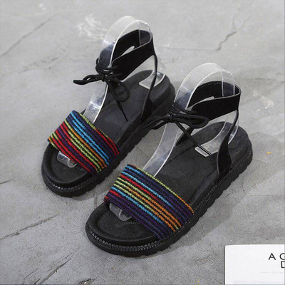 Alkalmi női szandál lapos talppal és bokakötővel