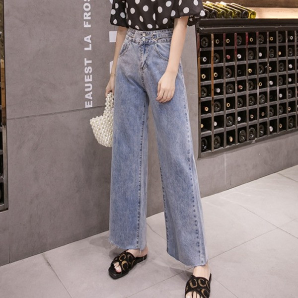 Model larg de blugi de dama cu talie inalta