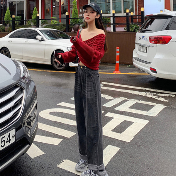 Lühike spitsikaelusega naiste kampsun