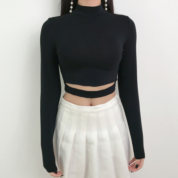 Rövid testhez szabott női blúz, hosszú ujjal és magas gallérral