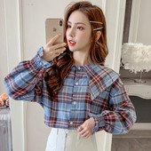 Retro stiliaus languoti moteriški marškiniai su apvalia iškirpte