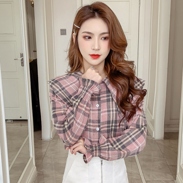 Retro stiliaus languoti moteriški marškiniai su apvalia iškirpte