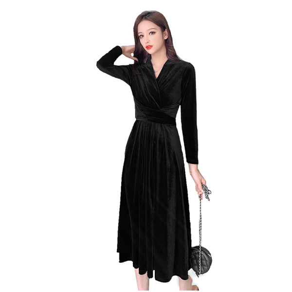 Šiuolaikinė moteriška ilga aksominė suknelė ilgomis rankovėmis juodos spalvos