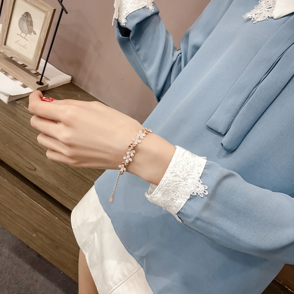 Cămașă de șifon de damă cu dantelă și cravate