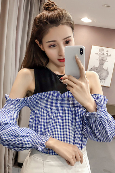 Rūtains sieviešu krekls ar atkailinātiem pleciem un garām piedurknēm