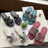 Ženske moderne papuče s ravnim potplatom i sjajnim efektom