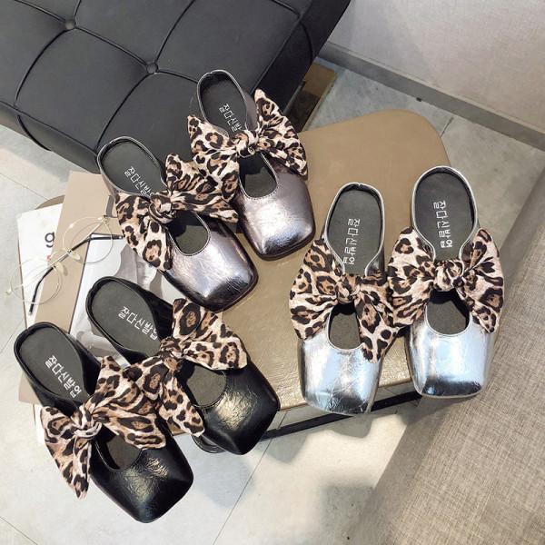 Új modell női papucs lapos talppal és szalaggal