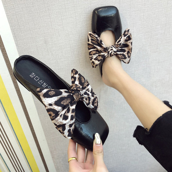 Új modell női papucs lapos talppal és szalaggal