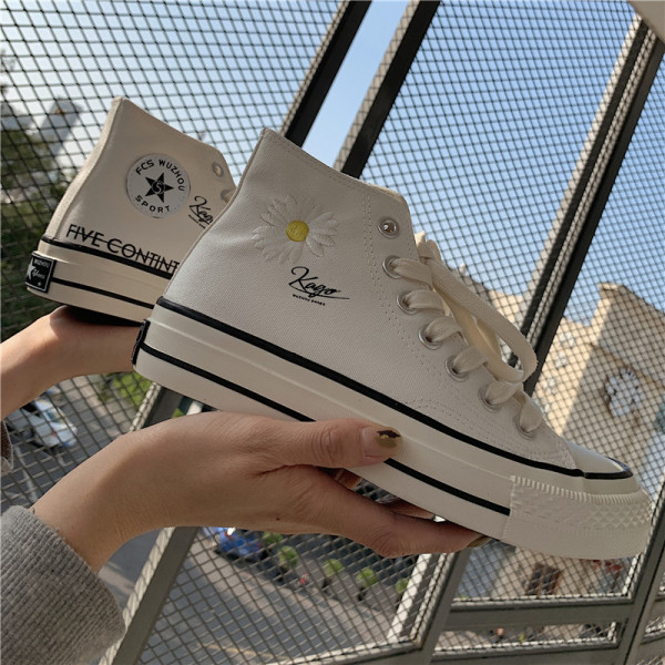 Proljetne ženske tenisice s cvjetnim vezom i ravnim potplatom