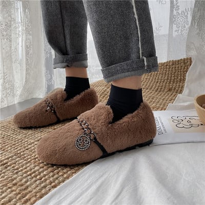 Moteriški pūkiniai mokasinai plokščiu padu ir metaline grandinėle