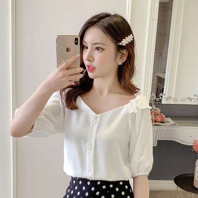 Camasa moderna de dama model larg cu nasturi si decolteu spitz