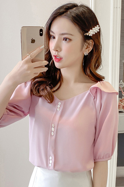 Camasa moderna de dama model larg cu nasturi si decolteu spitz