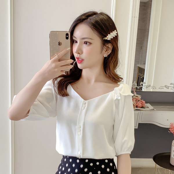 Camasa moderna de dama model larg cu nasturi si decolteu spitz