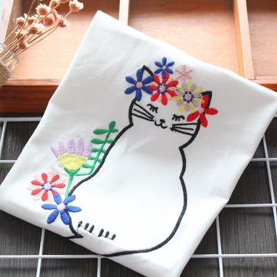 Modernūs vaikiški marškinėliai su siuvinėjimais ir trumpomis rankovėmis