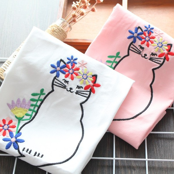 Modernūs vaikiški marškinėliai su siuvinėjimais ir trumpomis rankovėmis