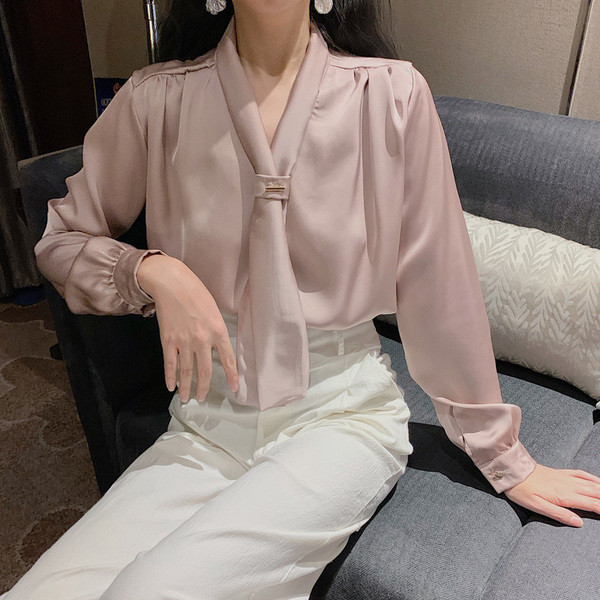 Szatén női ing nyakkendővel