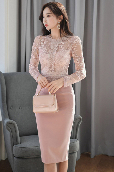 Elegantna ženska pripijena haljina s dugim rukavima i čipkom
