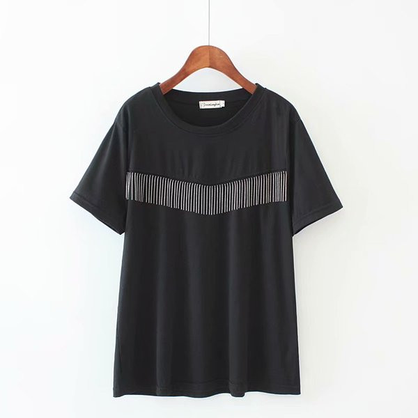 Įprasti moteriški marškinėliai su ovalia iškirpte ir trumpomis rankovėmis