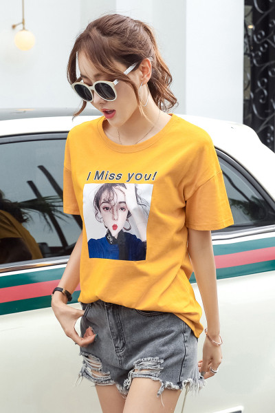 Ženska casual majica s printom u boji i natpisom