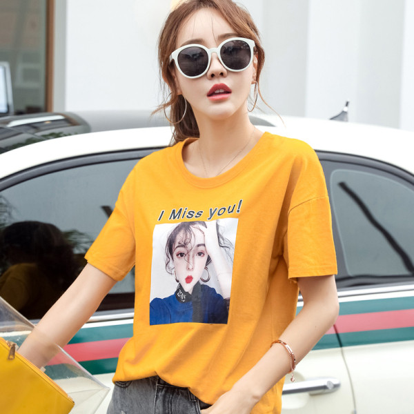 Ženska casual majica s printom u boji i natpisom