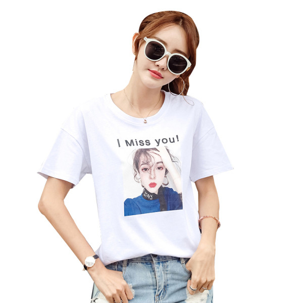 Ženska casual majica s printom u boji i natpisom