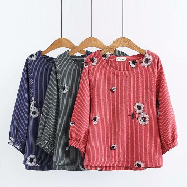 Ikdienas sieviešu T-krekls ar 3/4 piedurknēm un ziedu rakstu