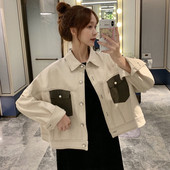 Plata sieviešu džinsa jaka ar krāsainām kabatām