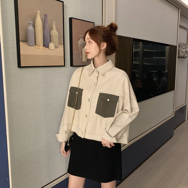 Plata sieviešu džinsa jaka ar krāsainām kabatām