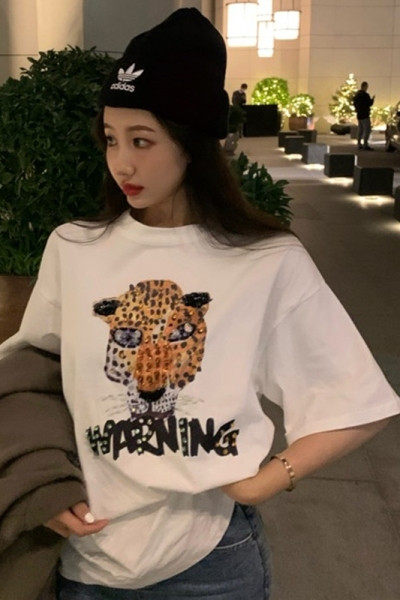 Tricou lat de dama cu imprimeu si pietre