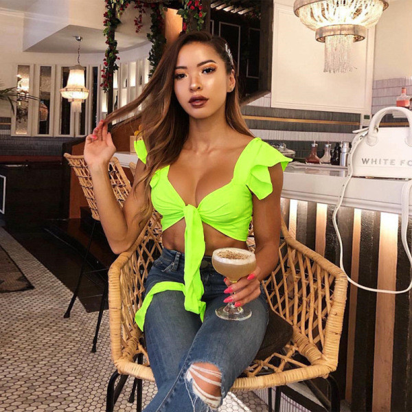 Moderan ženski kratki top s trakom u neonskim bojama