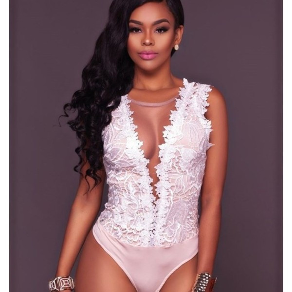 Elegants sieviešu bodijs ar tillu un mežģīnēm