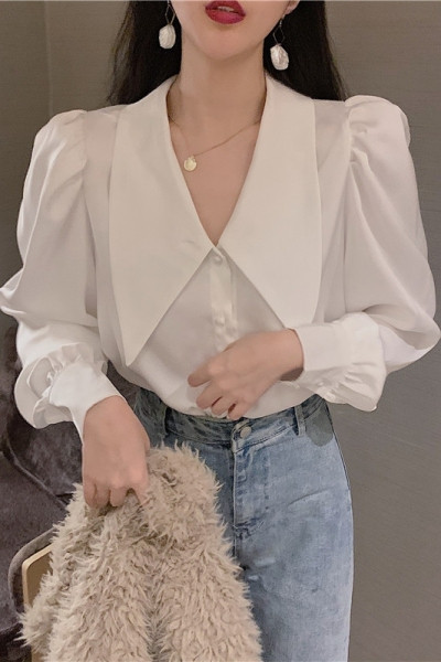 Modernūs moteriški marškiniai su špico iškirpte ir didele apykakle