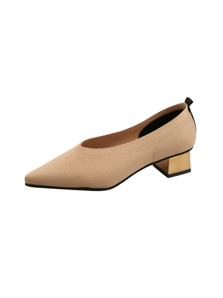 Stílusos női cipő hegyes modell alacsony sarkú