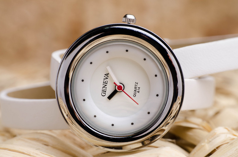 Дамски часовник Geneva Repent, бял