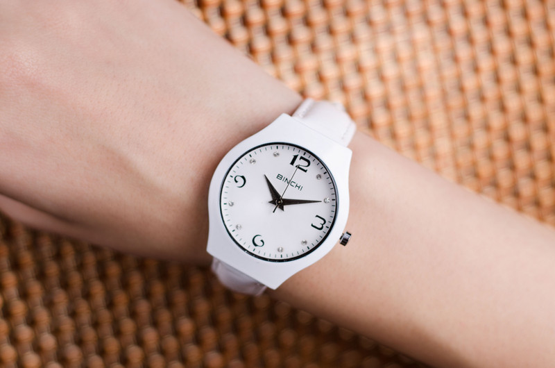 Дамски часовник BINCHI Diamond бял