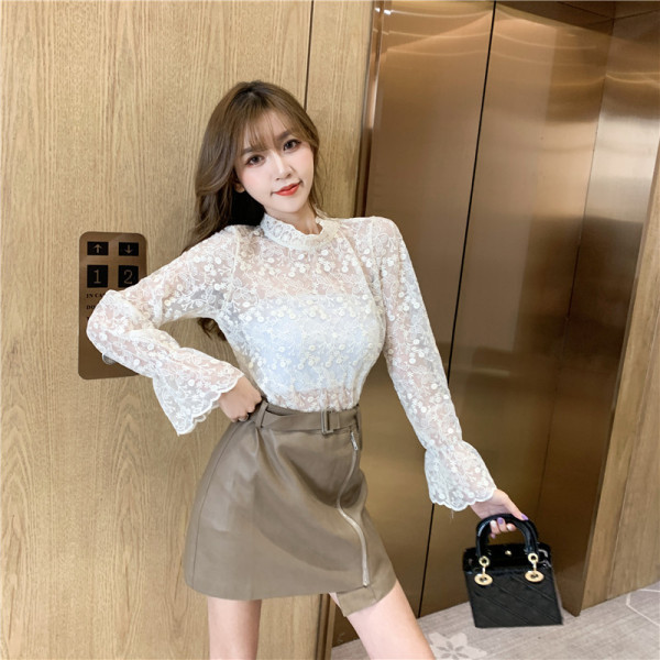 Bluză de damă elegantă din dantelă, cu guler semi-înalt