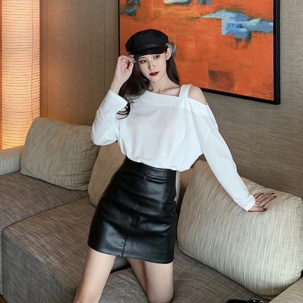 Bluză de damă modernă cu umerii goi și mâneci lungi