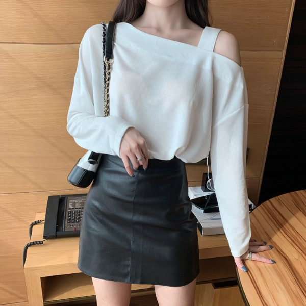 Bluză de damă modernă cu umerii goi și mâneci lungi