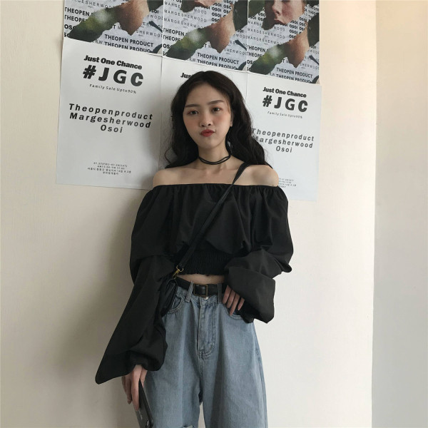 Lezser női rövid blúz leejtett ujjakkal