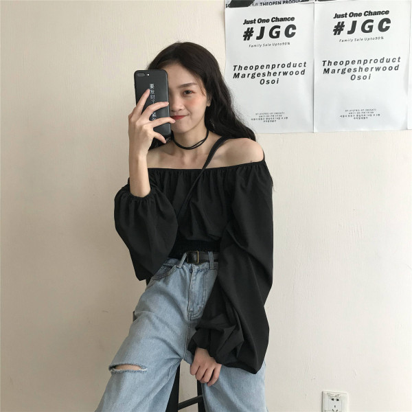 Lezser női rövid blúz leejtett ujjakkal